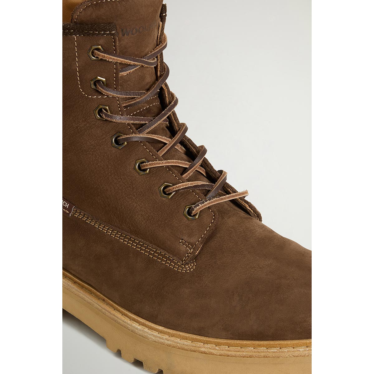 Anfibi in pelle scamosciata