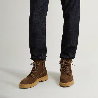 Anfibi in pelle scamosciata