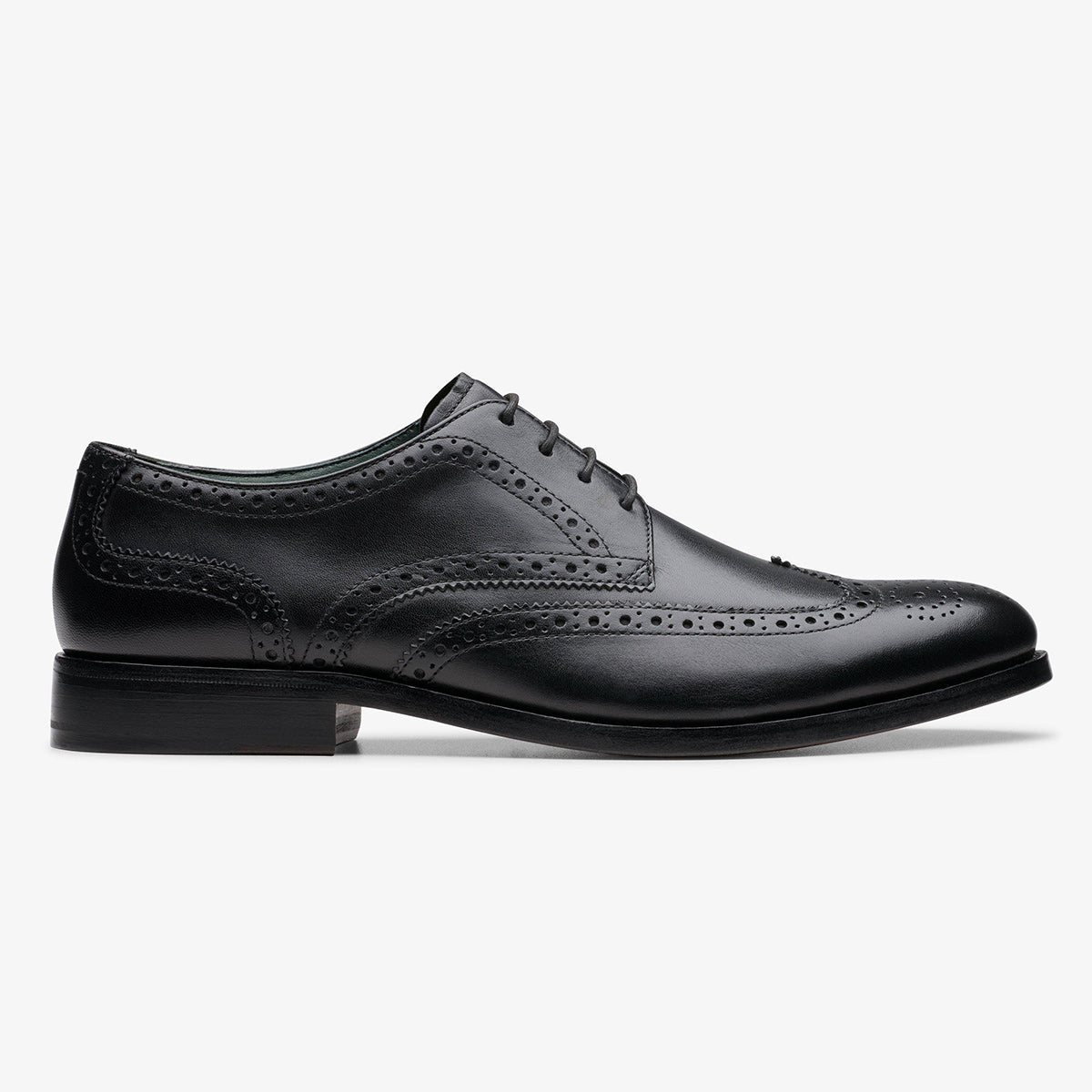 Scarpa in pelle con coda di rondine