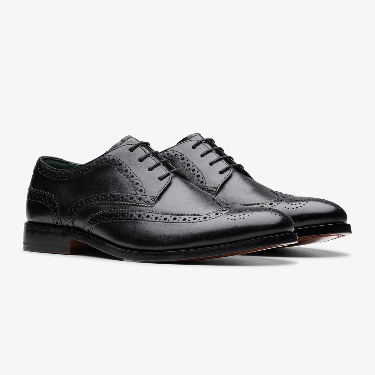 Scarpa in pelle con coda di rondine