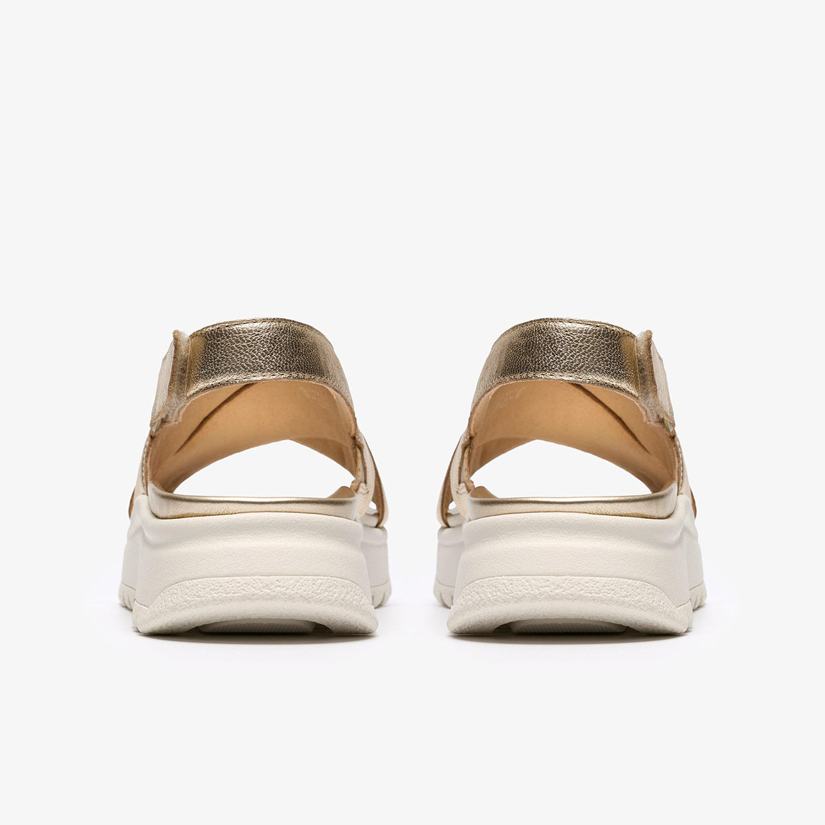 Sandalo in pelle oro