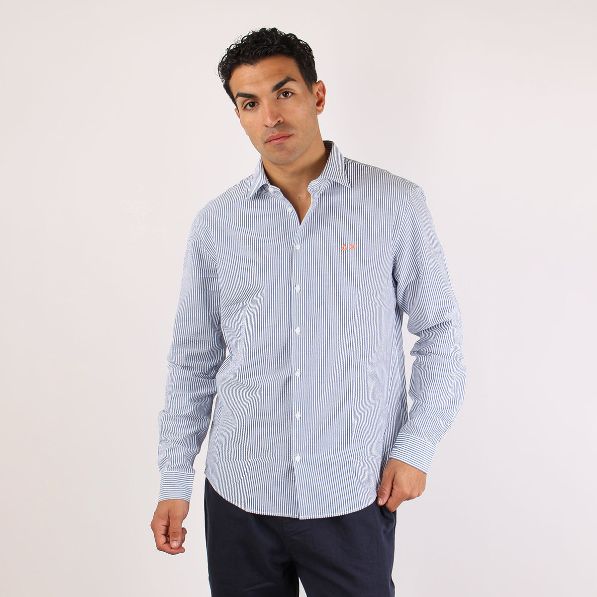 Camicia a righe goffrata