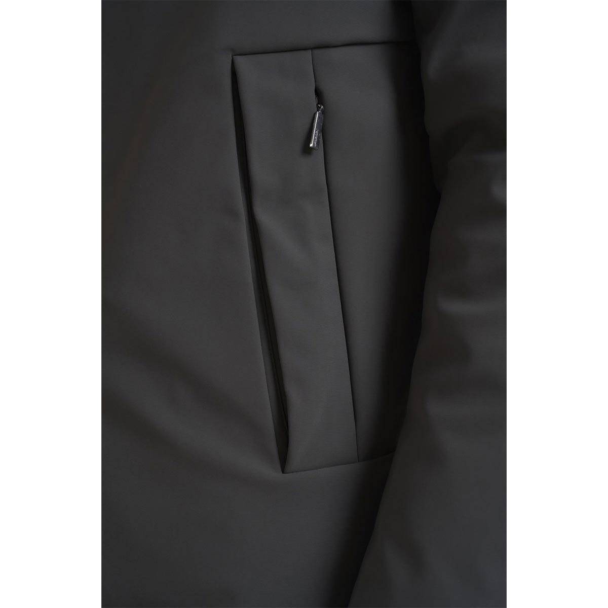 Parka tessuto tecnico con cappuccio