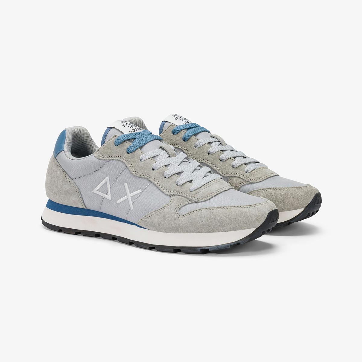 Sneaker in tessuto e camoscio grigio chiaro
