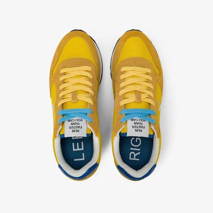 Sneaker in tessuto e camoscio giallo