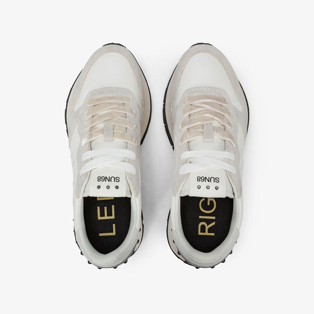 Sneakers in pelle con borchie