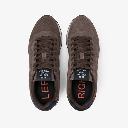 Sneaker in tessuto e camoscio marrone