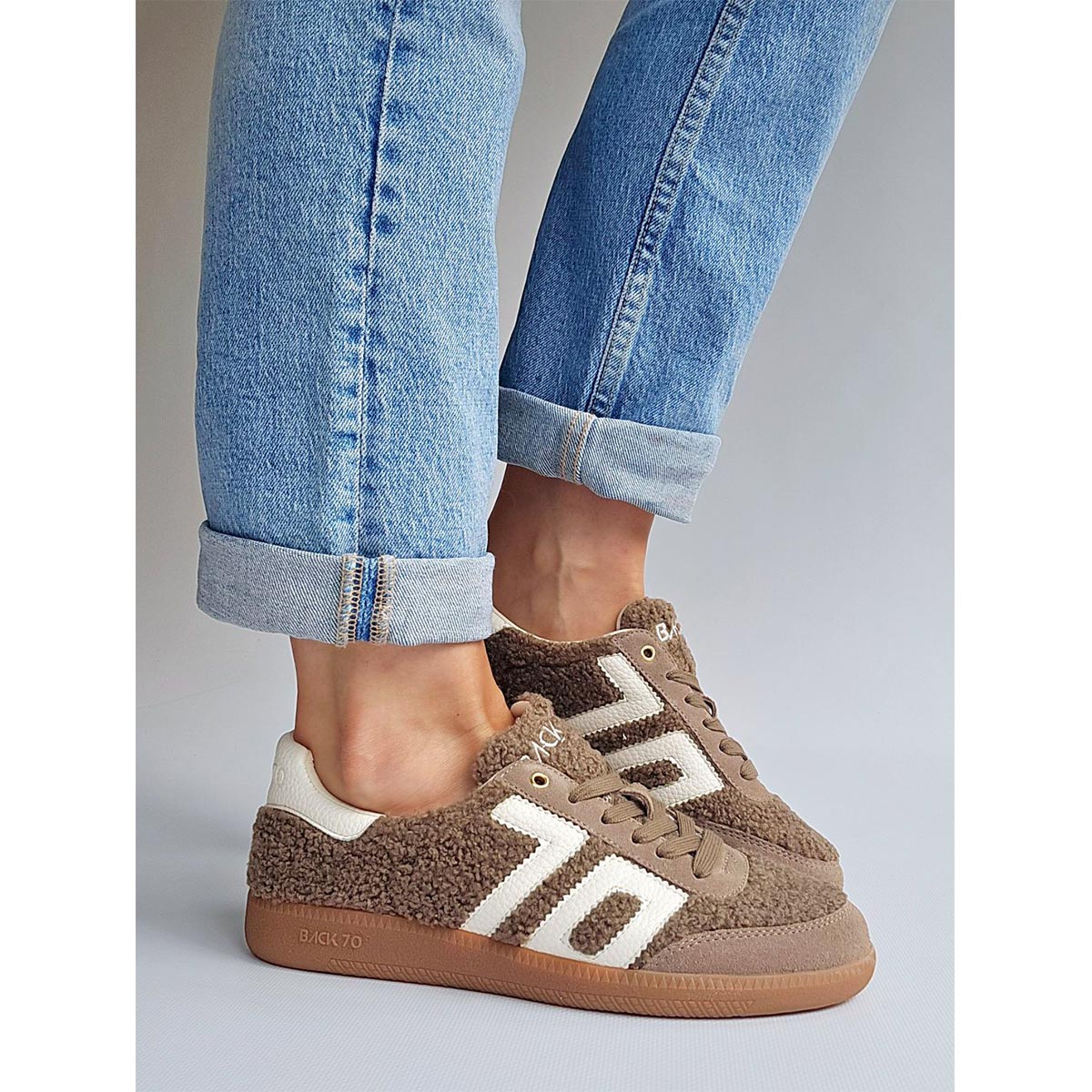 Sneaker in teddy