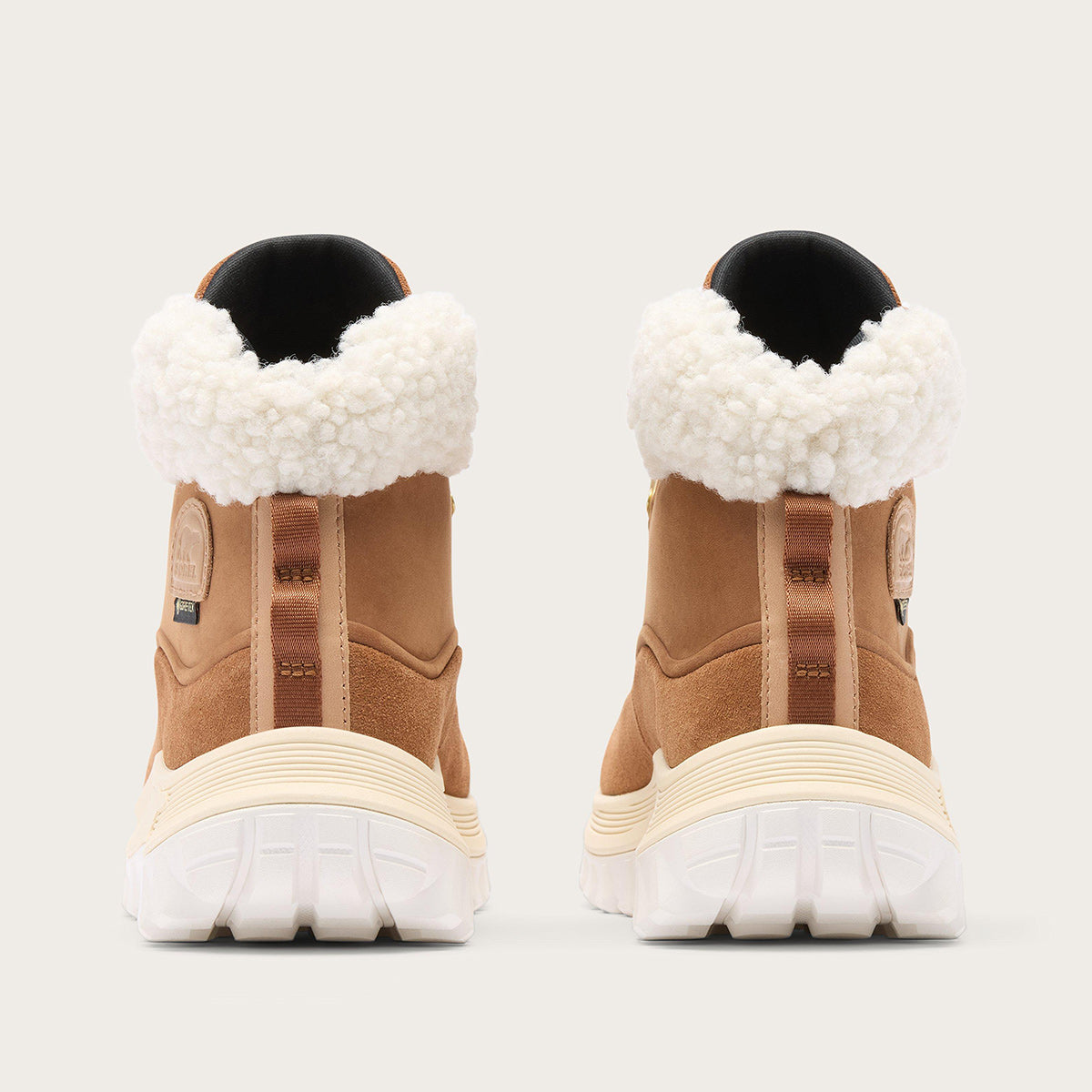 Scarponcini scamosciati in Gore-Tex