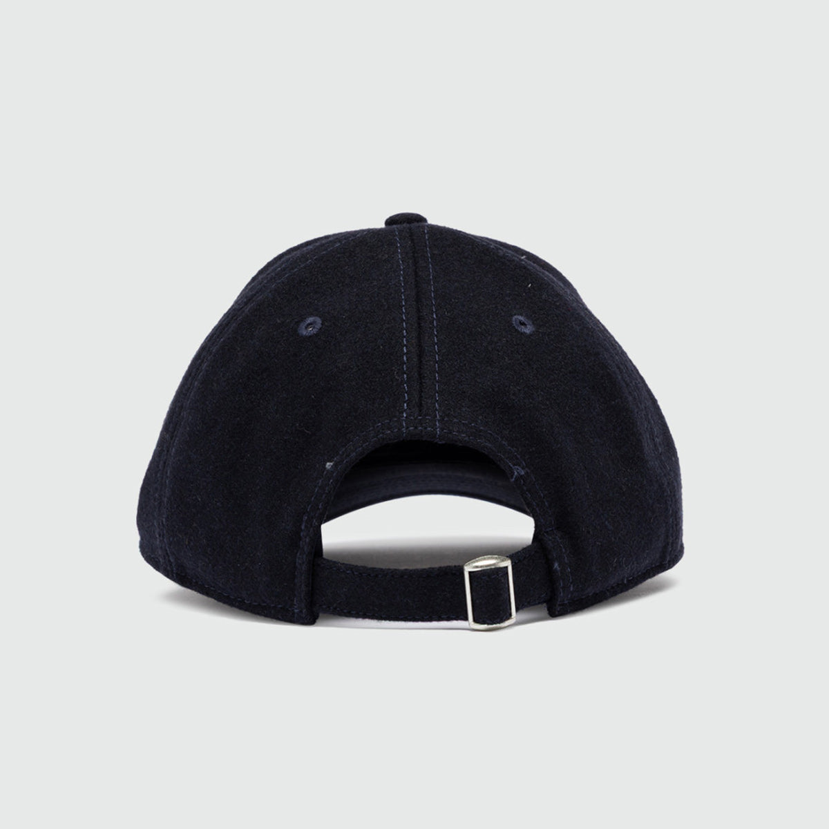Cappello con visiera in lana