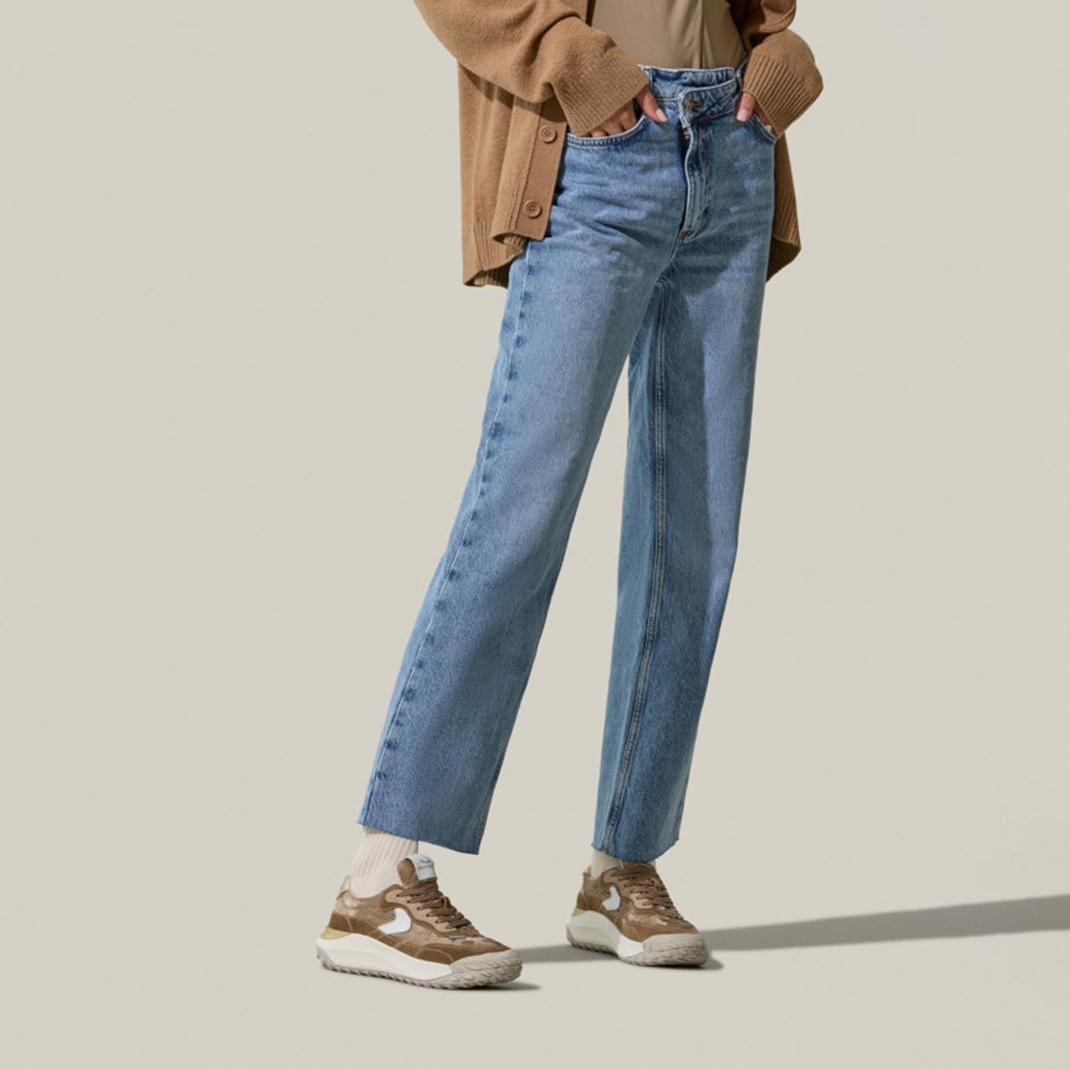 Sneaker in pelle e tessuto tecnico