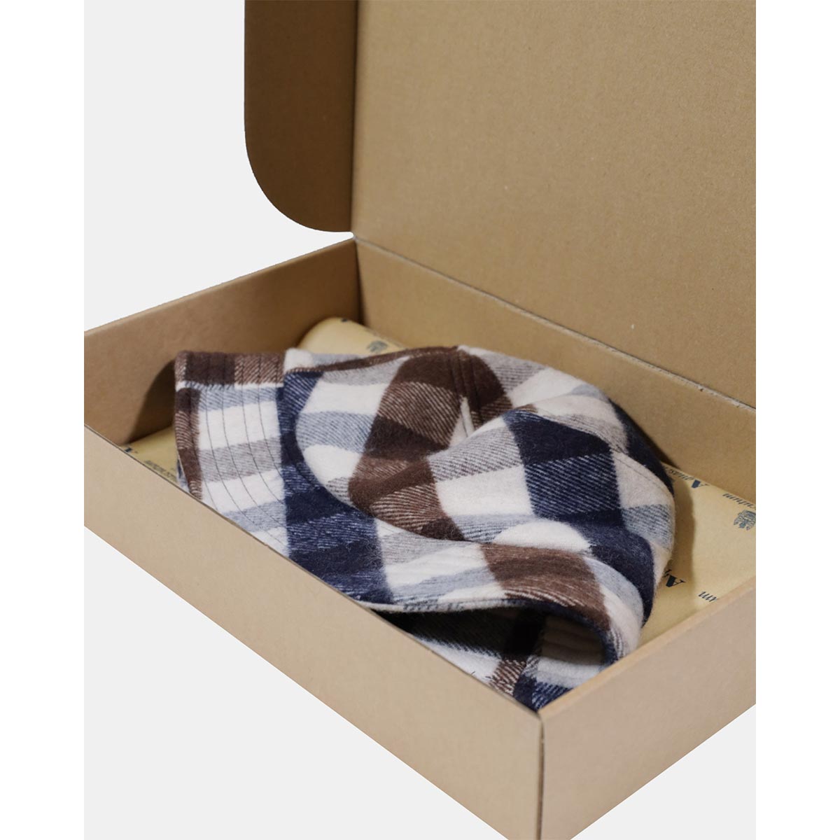 Cappello a pescatore a quadri in lana