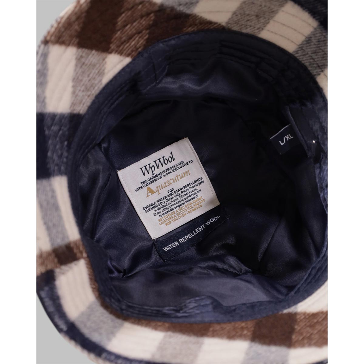 Cappello a pescatore a quadri in lana