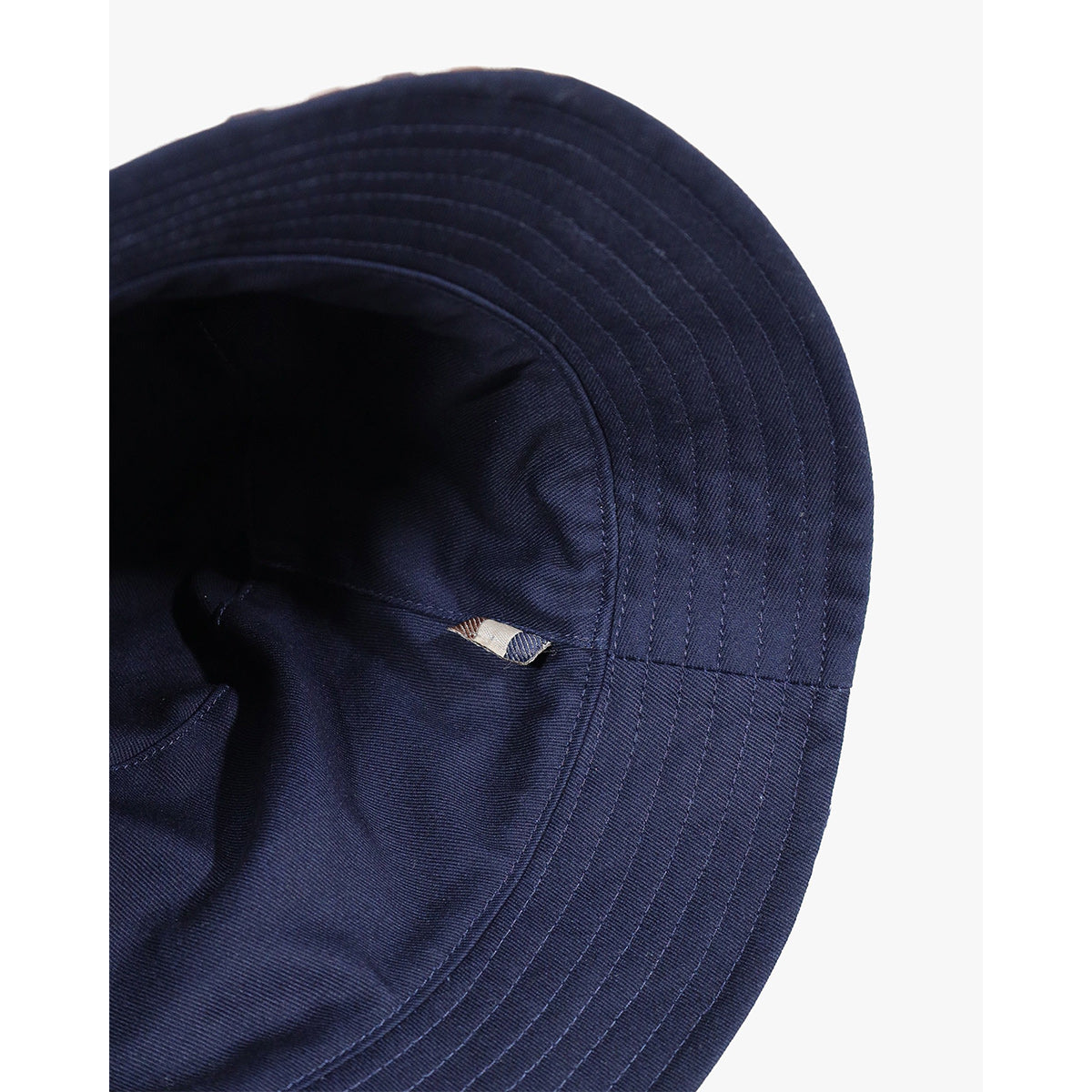 Cappello pescatore reversibile e impermeabile