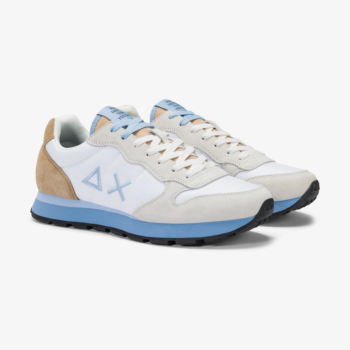 Sneaker in camoscio e tessuto tricolore