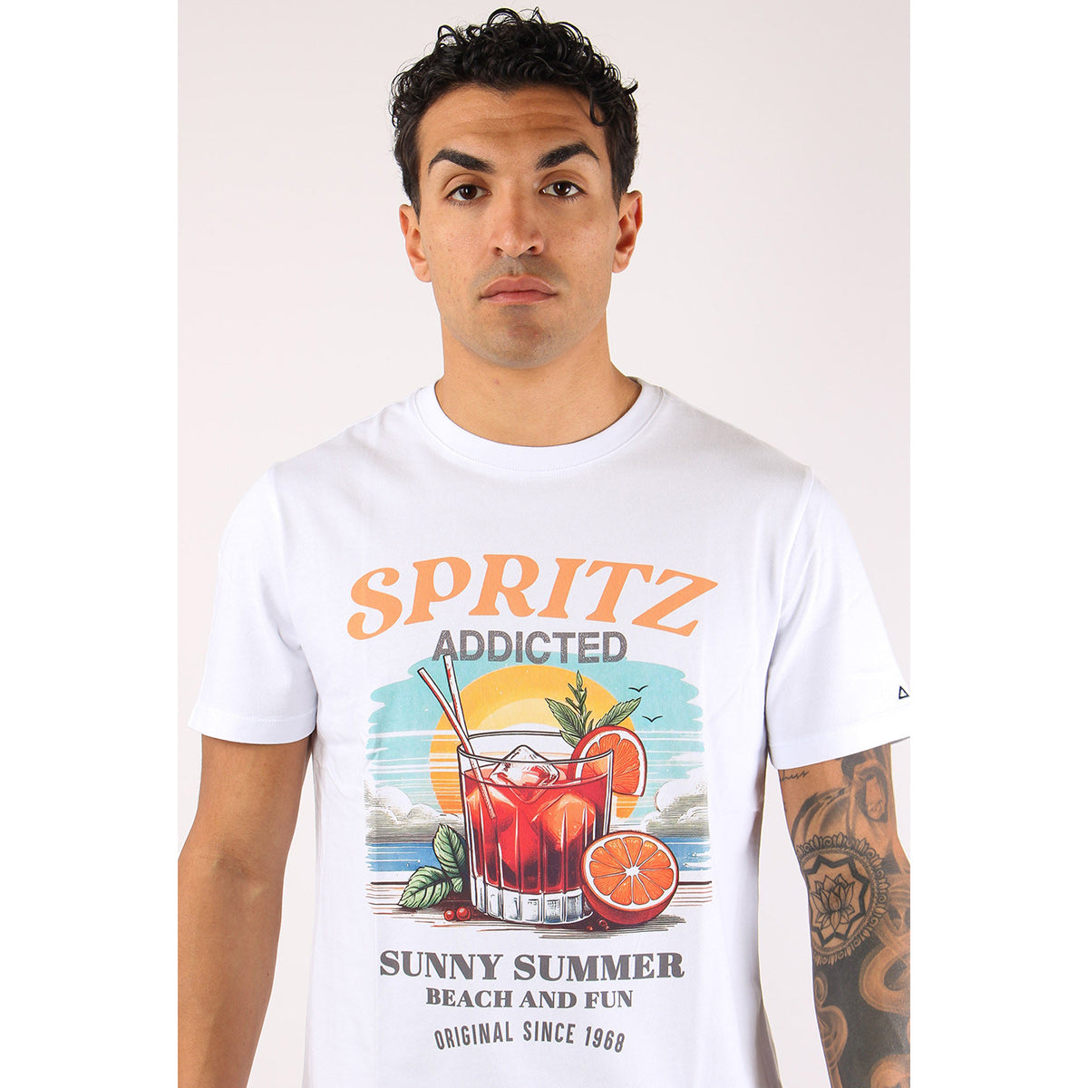 T-shirt bianca in cotone con stampa