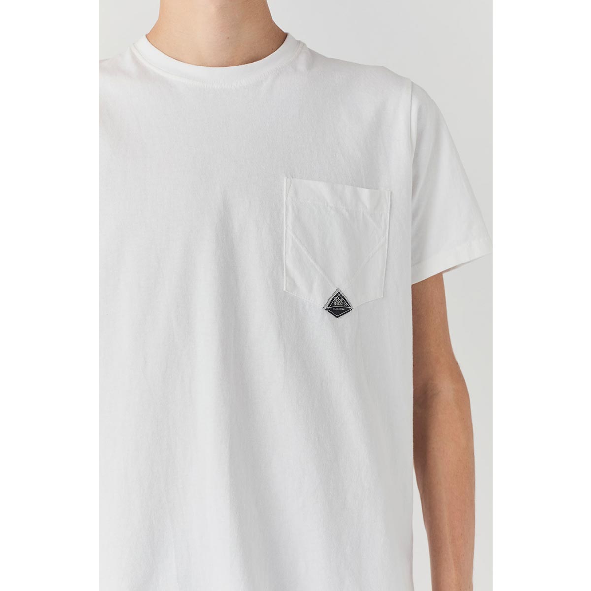 T-shirt in cotone con taschino