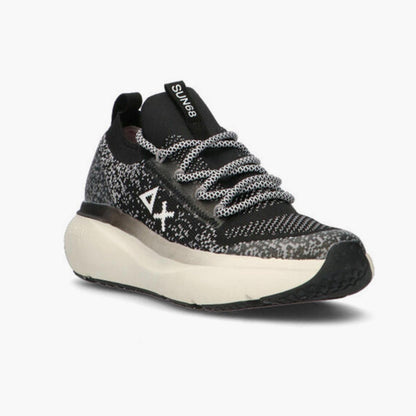 Sneakers running nera