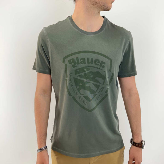 T-shirt scudo tagliato