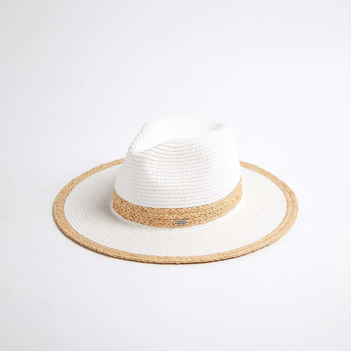 Cappello bianco e beige